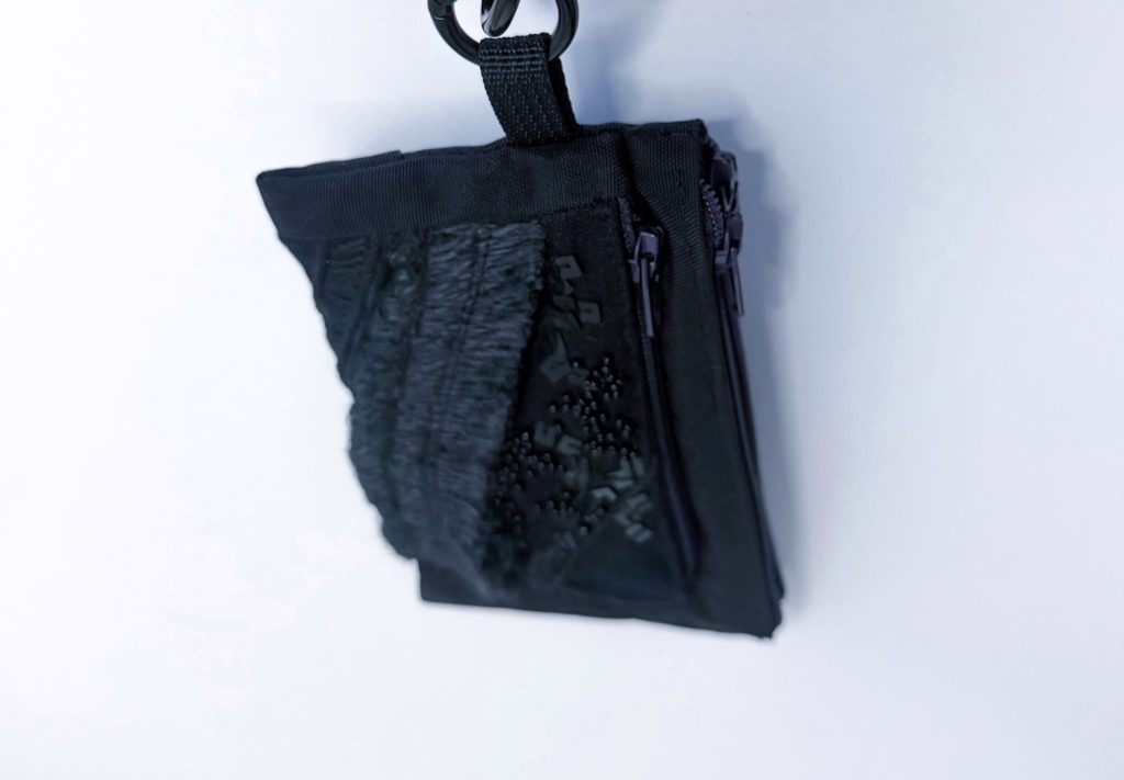 黑色手工刺繡拉鍊零錢包