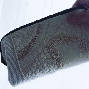 米色稻穗手工刺繡長版口金包：圖片 2