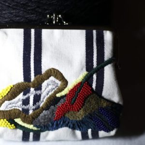 米色條紋手工刺繡口金包：圖片 6