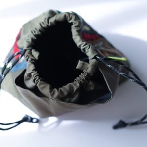 橄欖綠手工刺繡束口袋：圖片 3