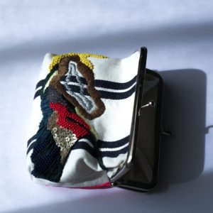 米色條紋手工刺繡口金包：圖片 3