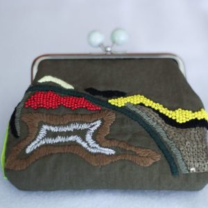 橄欖綠手工刺繡口金包：圖片 1