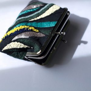 黑色彩珠手工刺繡口金包：圖片 6