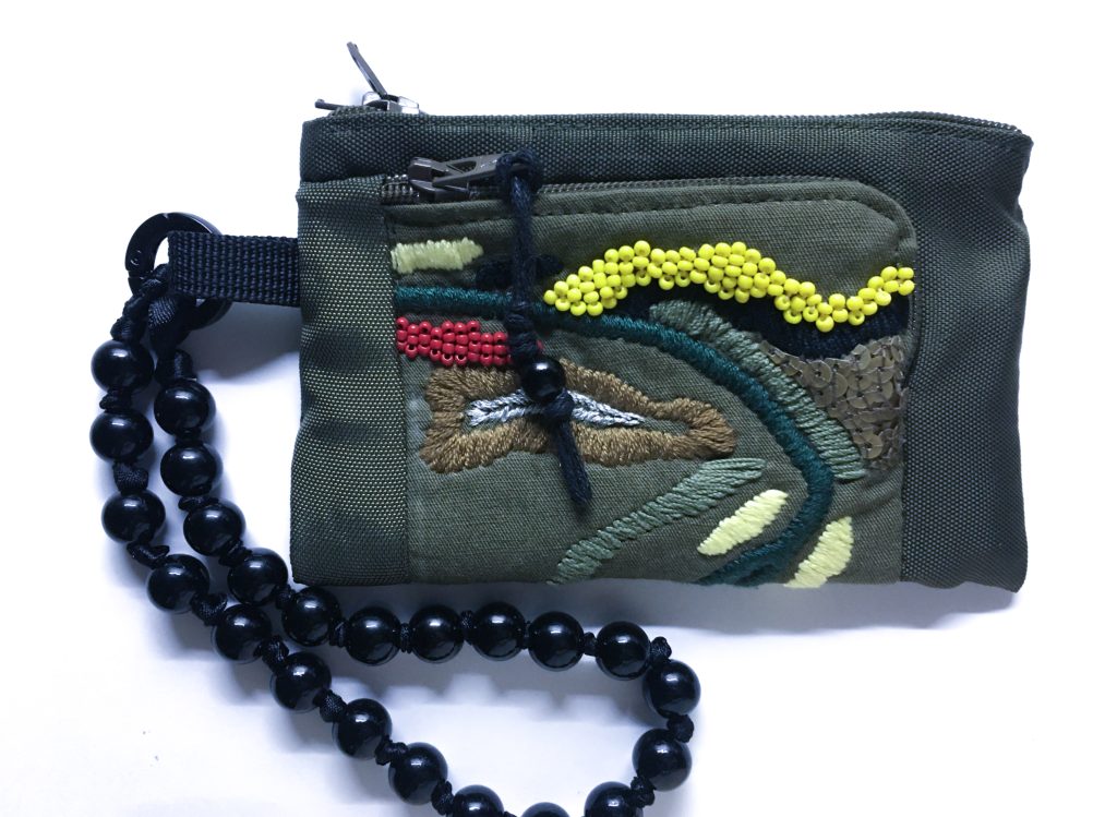 橄欖綠手工刺繡拉鍊零錢包