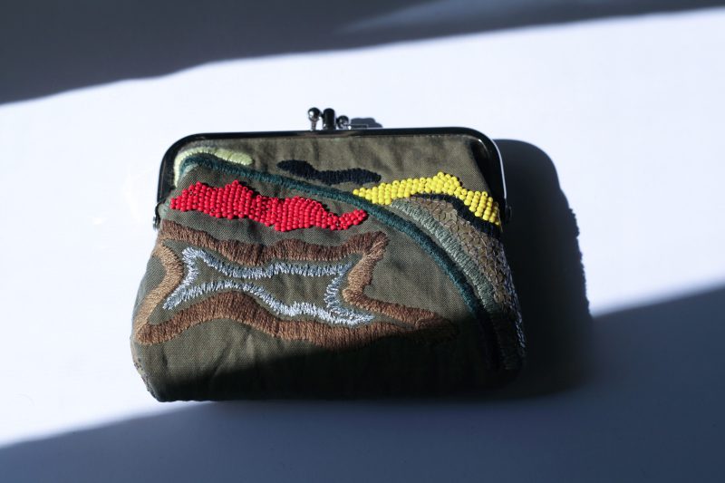 橄欖綠手工刺繡口金包