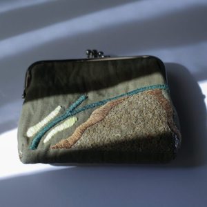 橄欖綠手工刺繡口金包：圖片 3