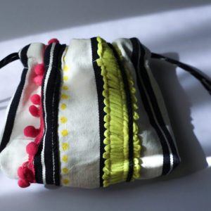米色條紋手工刺繡束口袋：圖片 1
