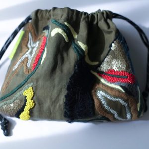 橄欖綠手工刺繡束口袋：圖片 1