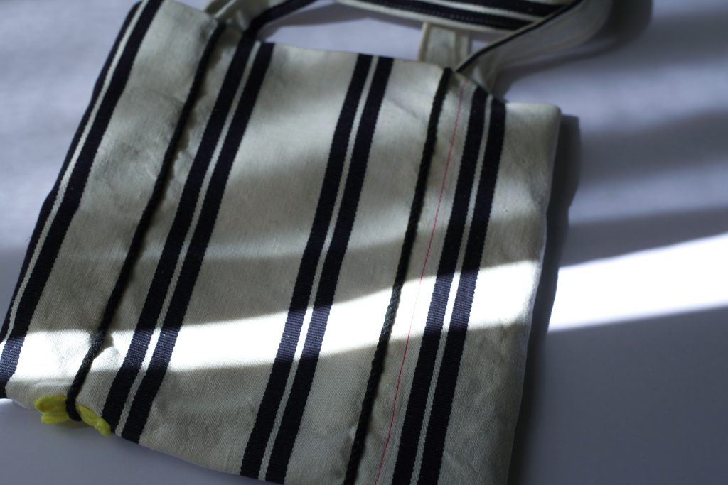 米色條紋手工刺繡環保袋