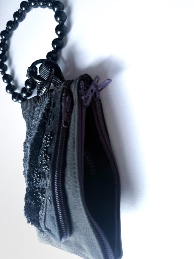 黑色手工刺繡拉鍊零錢包