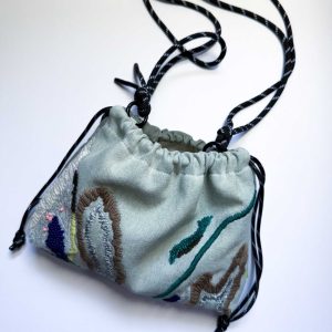 淺色牛仔手工刺繡束口袋：圖片 5