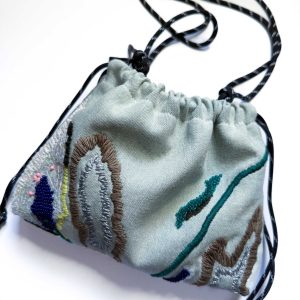 淺色牛仔手工刺繡束口袋：圖片 6