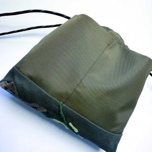 斜紋棉軍綠色手工刺繡束口袋：圖片 6