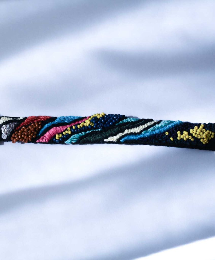 手工刺繡窄彩珠手環