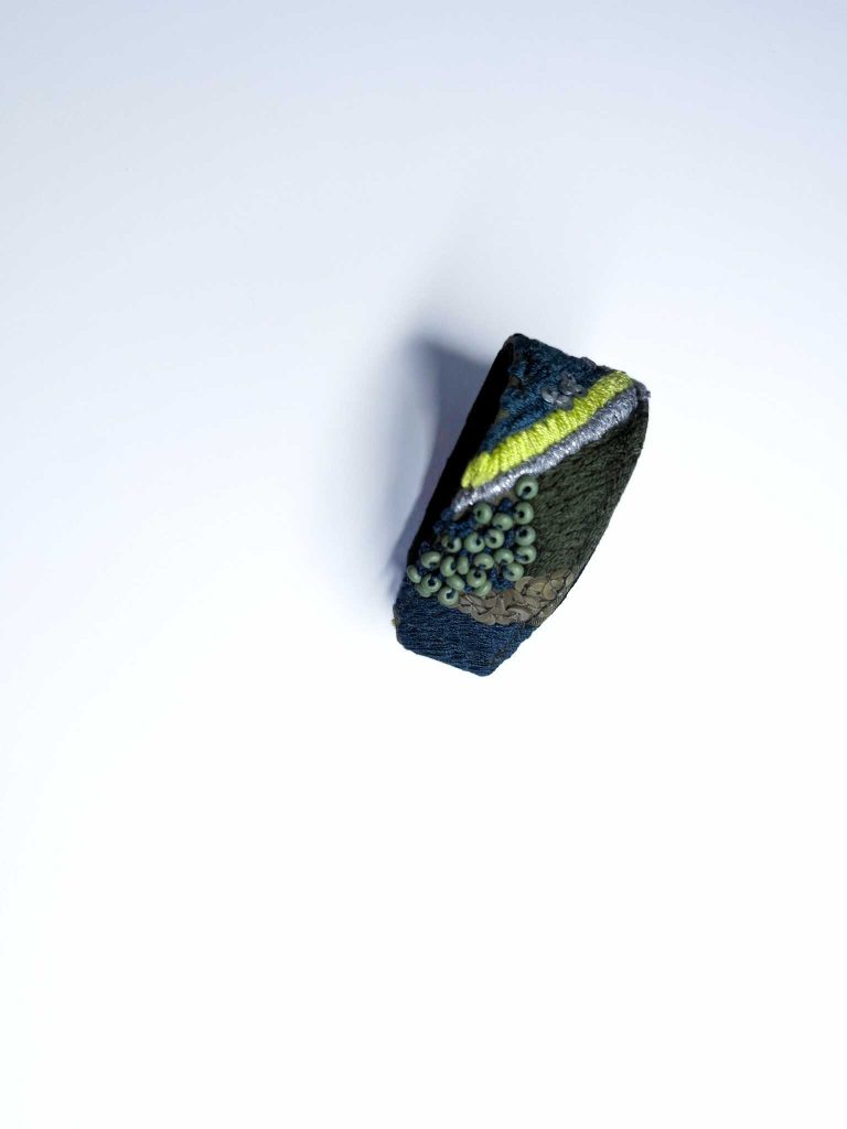 手工刺繡窄/橄欖綠螢光線手環