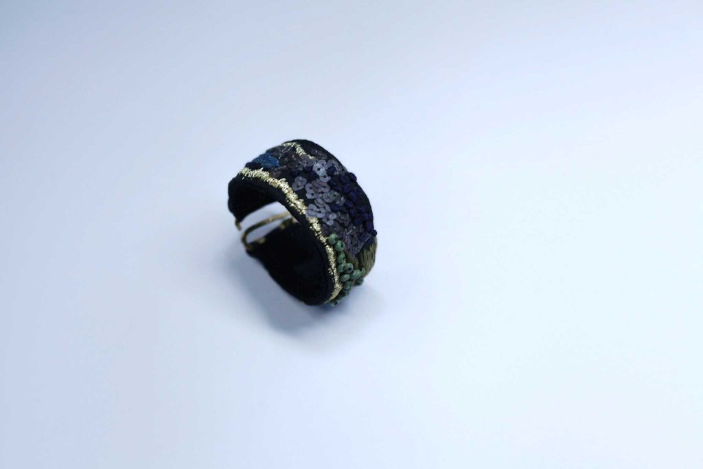 手工刺繡窄/黑金線綠珠手環